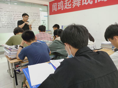 2025学习表演专业的学校_保和街补课班位置